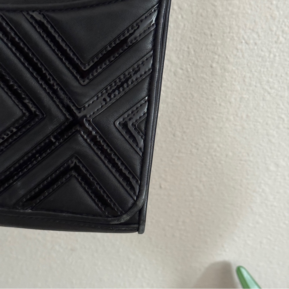 Tory Burch Fleming Geo Diamond Quilted Bag - Picture 3 of 12